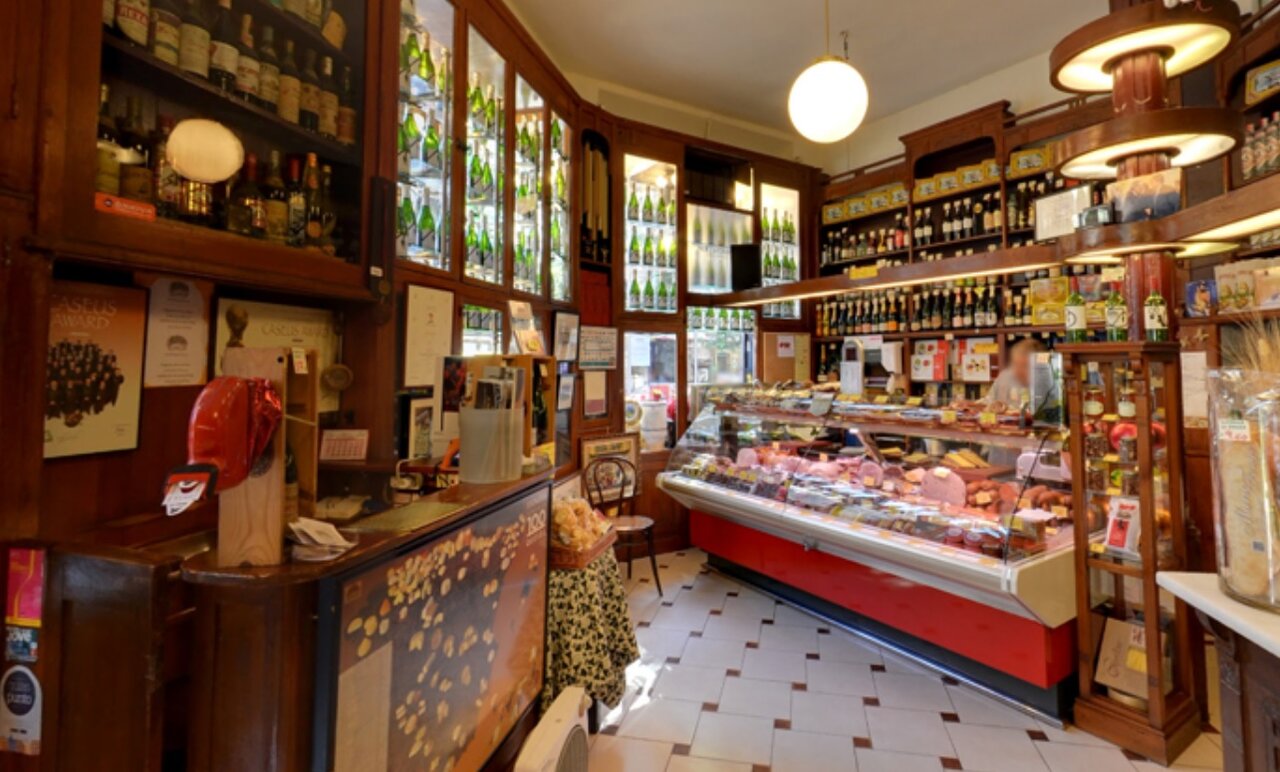 فروشگاهی که گردشگران برای دیدن اجناس آن هم باید پول بپردازند/ عکس