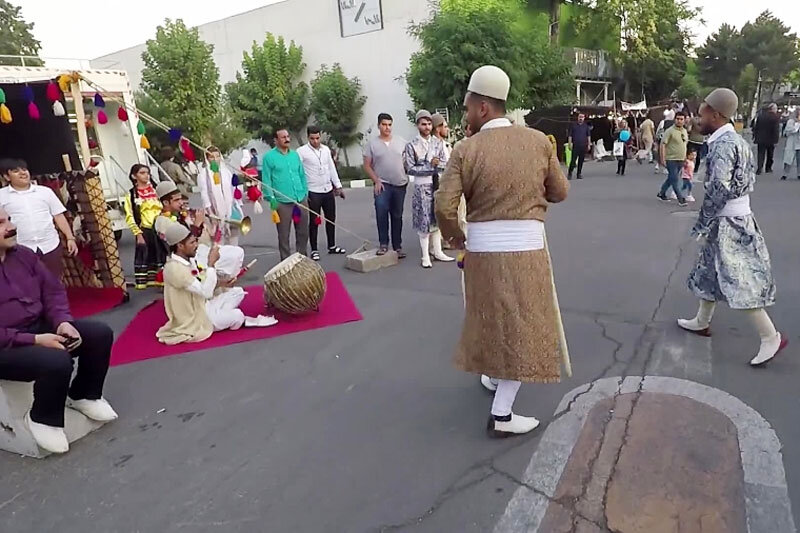 ببینید | رقص چوب اهالی یاسوج در استقبال از رییس جمهور