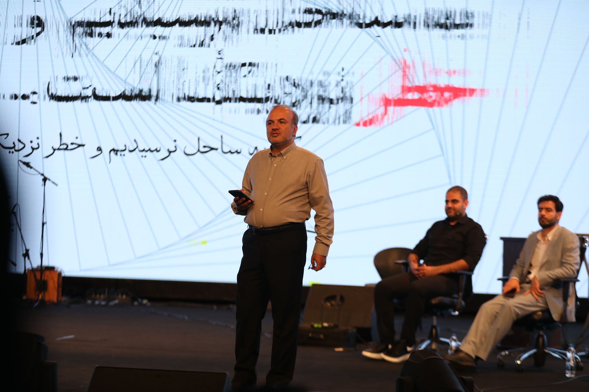 تقلب چالش صنعت بیمه است / انتقاد از قیمتگذاری دستوری در صنعت بیمه