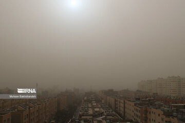 تصویر جالب از حرم امام رضا(ع) میان غبار امروز در مشهد/ عکس
