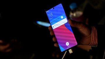 «باند»، اولین گوشی تولید شرکت «داریا» رونمایی شد/ همه در باند سهم دارند