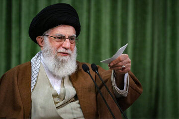 قائد الثورة الاسلامية: يجب انزال أقسى عقوبة بحق مرتكب جريمة تدنيس القرآن الكريم