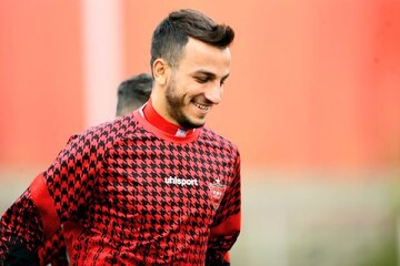 بازیکن پرسپولیس مشکوک به پارگی رباط صلیبی بازیکن پرسپولیس مشکوک به پارگی رباط صلیبی