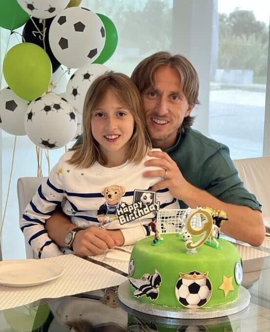 عکس | شباهت باورنکردنی دختر لوکا مودریچ با پدرش