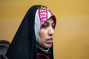 عکس یادگاری آمنه سادات ذبیح پور با دختران بی حجاب در لبنان