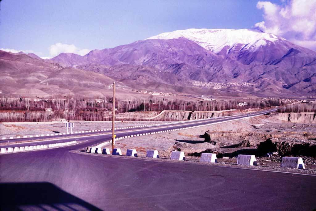 تصویری دیدنی از آزادراه تهران-کرج، محدوده پل فردیس؛ ۵۴ سال قبل/ عکس