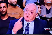 ببینید | کتک‌کاری خشن دو سیاستمدار لبنانی در پخش زنده تلویزیون؛ حضور نیروهای ارتش مقابل ساختمان شبکه!