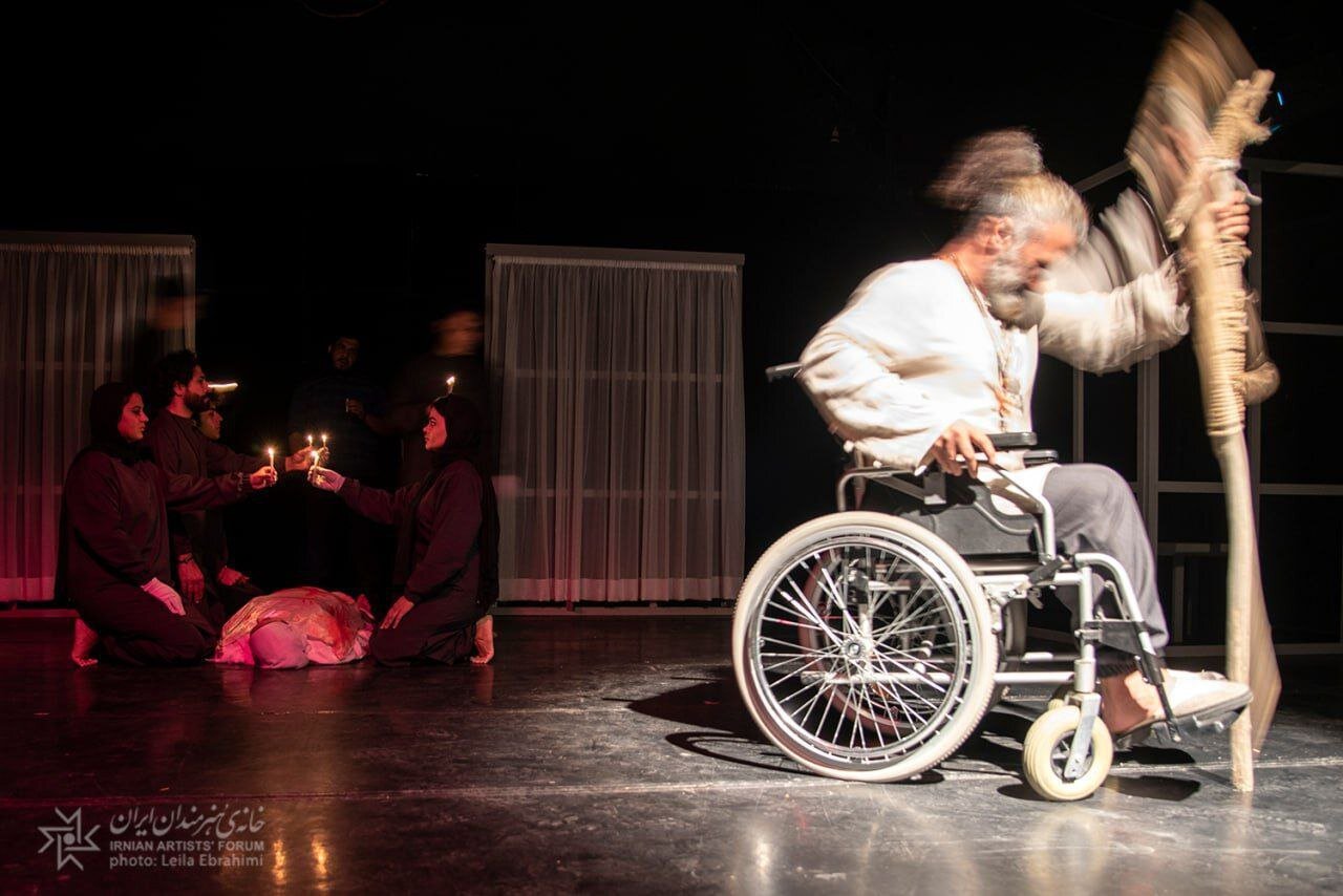 سانسور هیچ کمکی به جامعه نمیکند/ شخصا موافق تعطیلی تئاتر نیستم