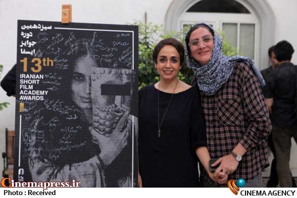 حمله کیهان به مراسم رونمایی از پوستر یک جشنواره/ چرا از عکس بی حجاب سوسن تسلیمی استفاده کردید؟