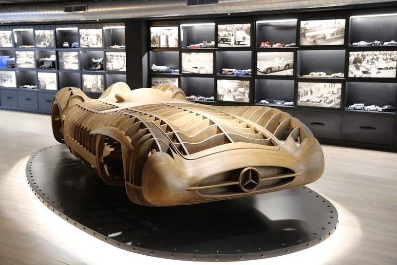 ویترین حیرتانگیز مرسدس بنز در اشتوتگارت/ عکس
