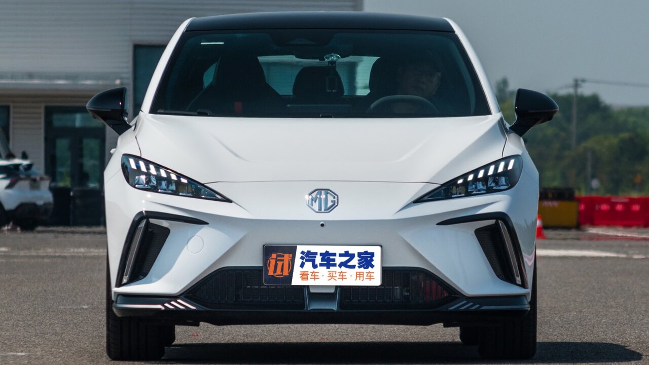 خودروی چینی که در فرانسه ماشین پلیس شد!/ عکس