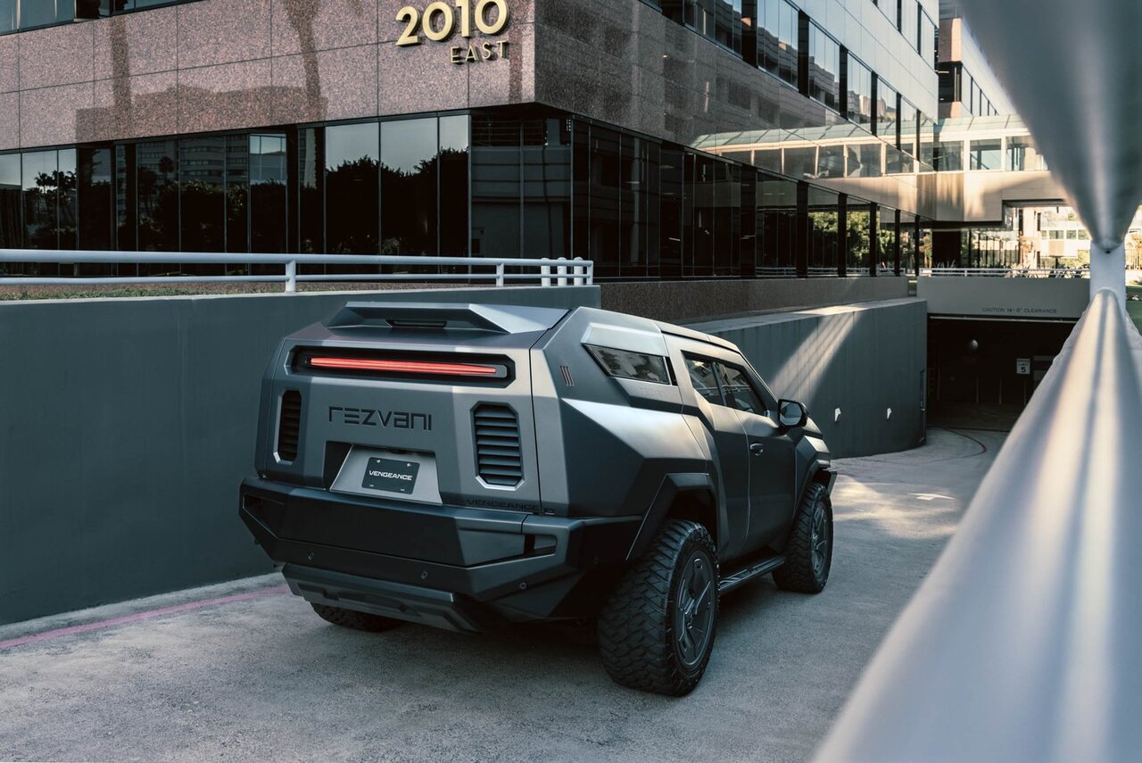 تانک عجیب جیمیفاکس اسپری فلفل میپاشد!/ عکس