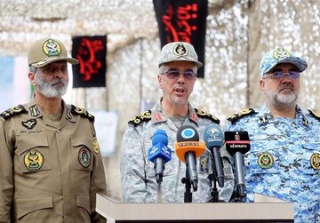 اللواء باقري: القوات المسلحة الإيرانية تعلن استعدادها لنقل خبراتها وقدراتها الى العراق