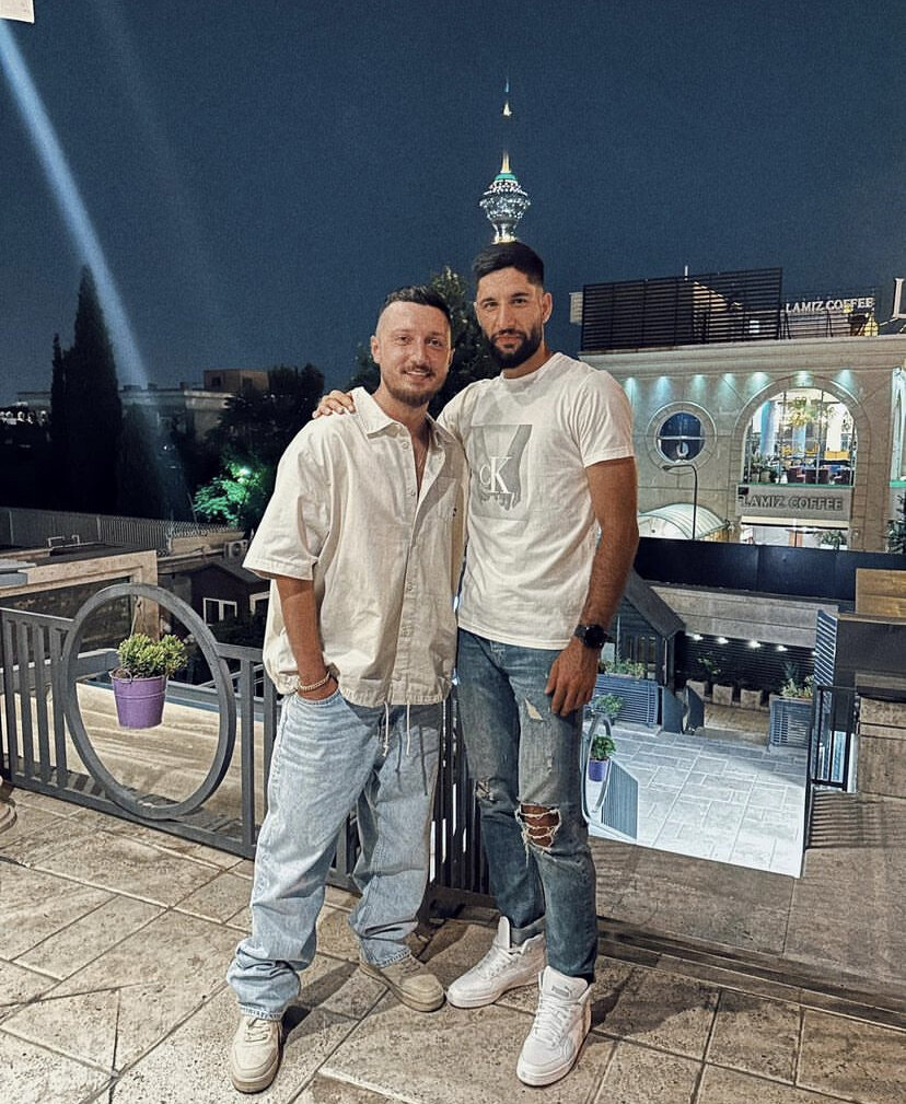 تفریح بازیکن استقلال با شایع خواننده زیر زمینی