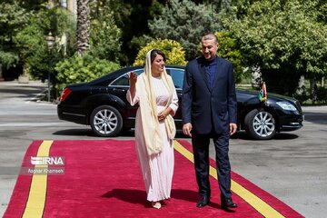 تصاویر | پوشش جالب توجه وزیر خارجه زن لیبی در سفر به ایران کنار امیرعبدالهیان