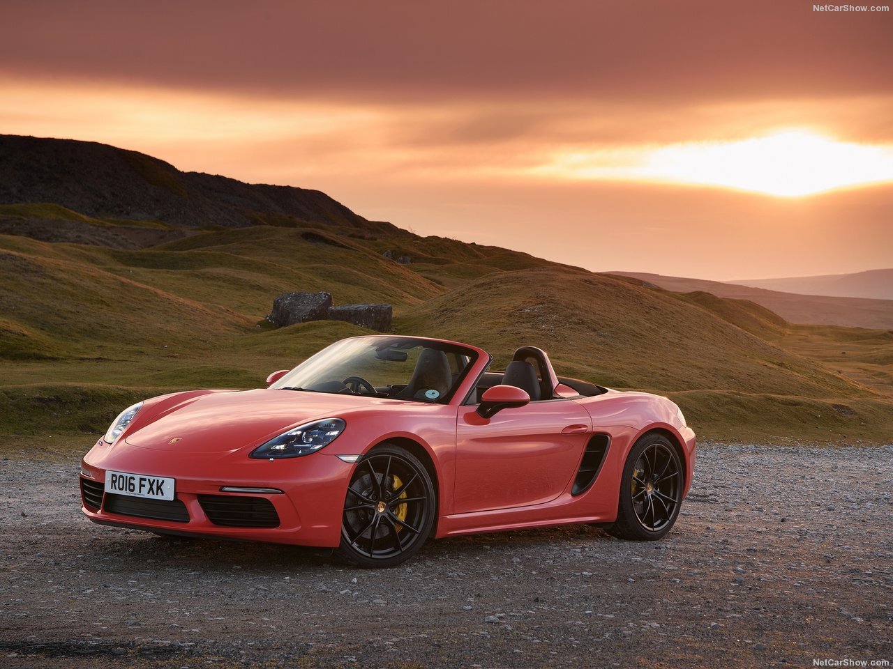 افراد انگشتشماری در ایران سوار این پورشه میشوند!/عکس