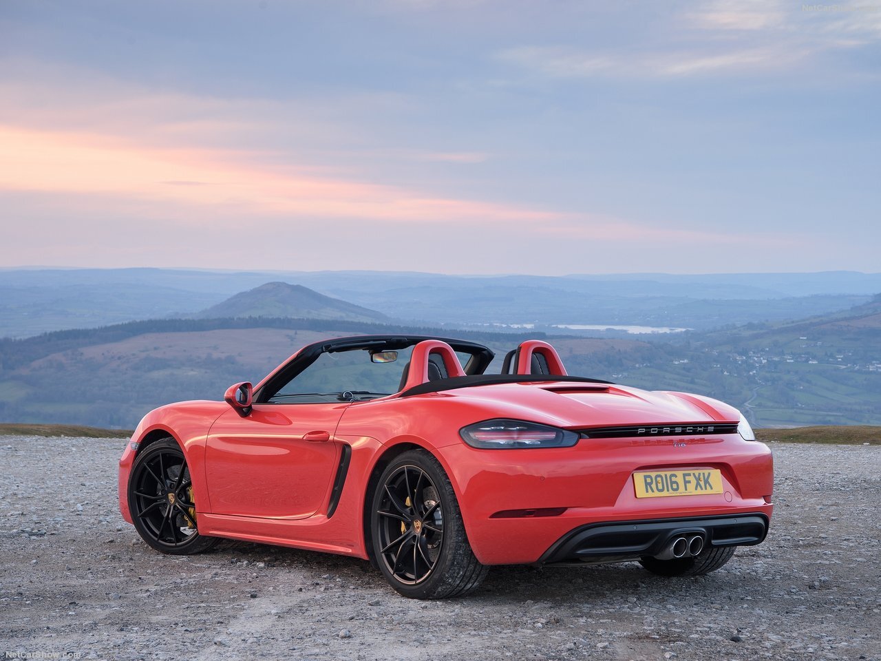 افراد انگشتشماری در ایران سوار این پورشه میشوند!/عکس