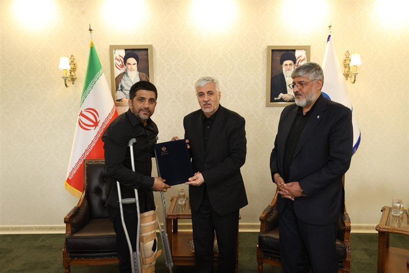 عکس| آشتیکنان دبیر پس از ماجراهای جنجالی