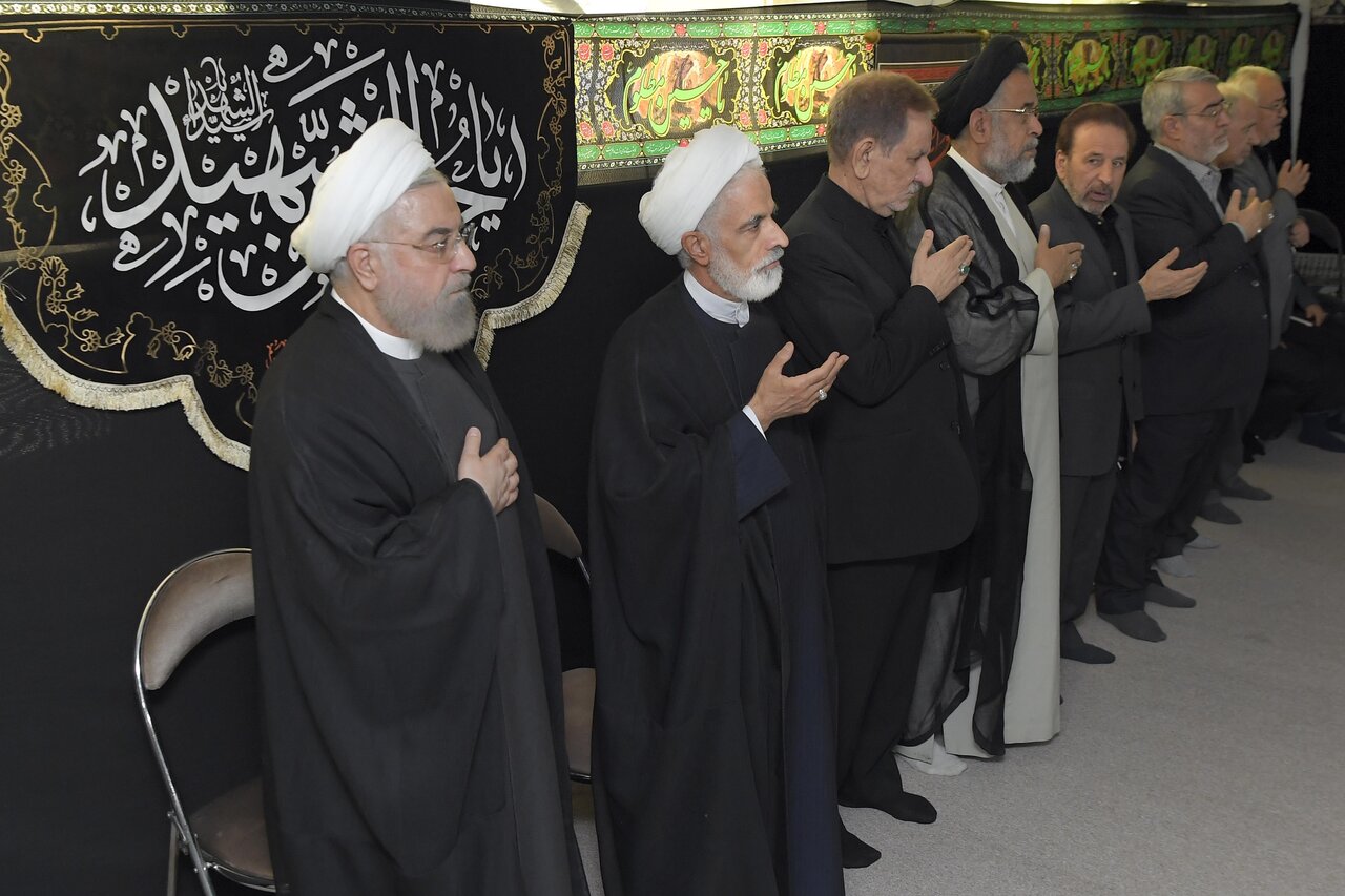 اشک های حسن روحانی برای ابا عبدالله حسین (ع)