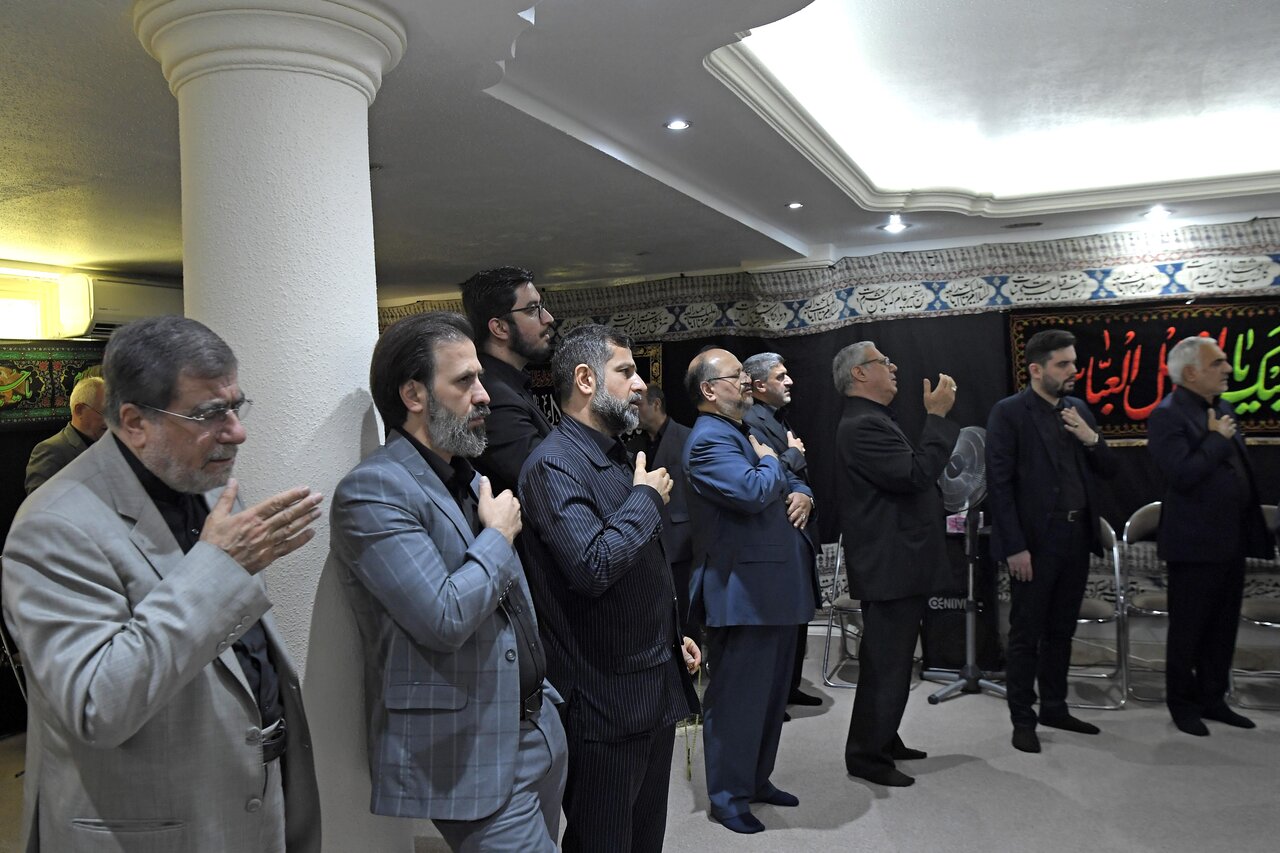 اشک های حسن روحانی برای ابا عبدالله حسین (ع)