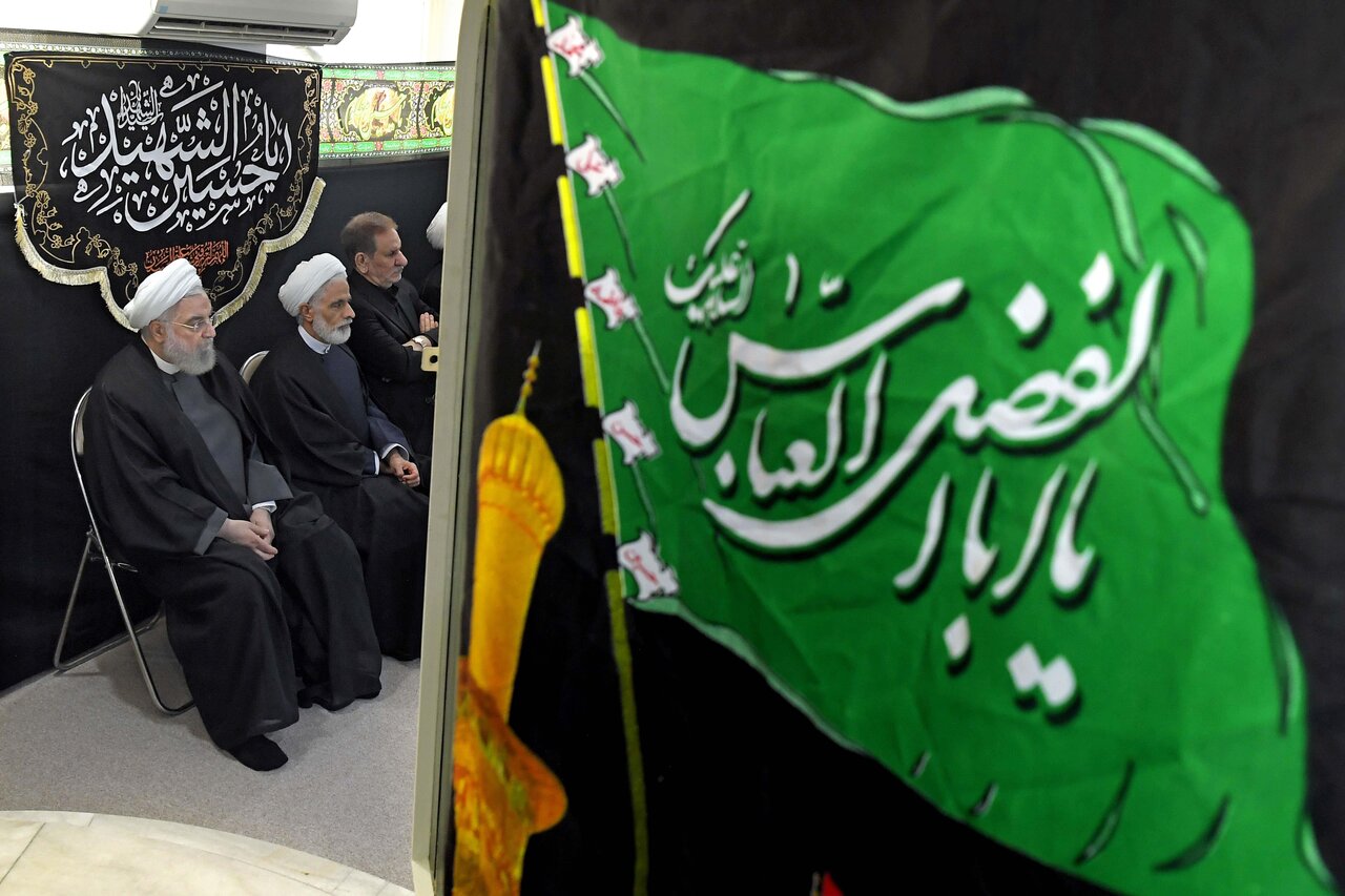 اشک های حسن روحانی برای ابا عبدالله حسین (ع)