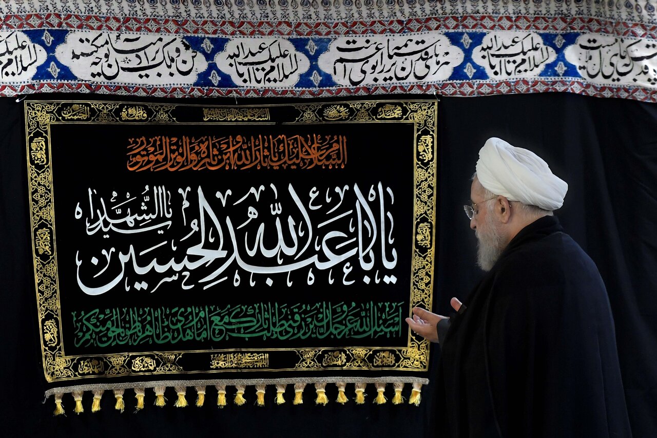 اشک های حسن روحانی برای ابا عبدالله حسین (ع)