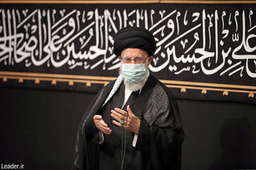 اقامة الليلة الثالثة من مراسم العزاء الحسيني بحضور قائد الثورة