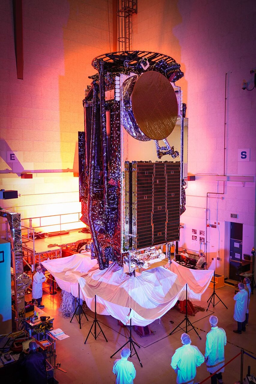 آمریکا، بزرگترین ماهواره ارتباطی جهان را به فضا می فرستد/عکس
