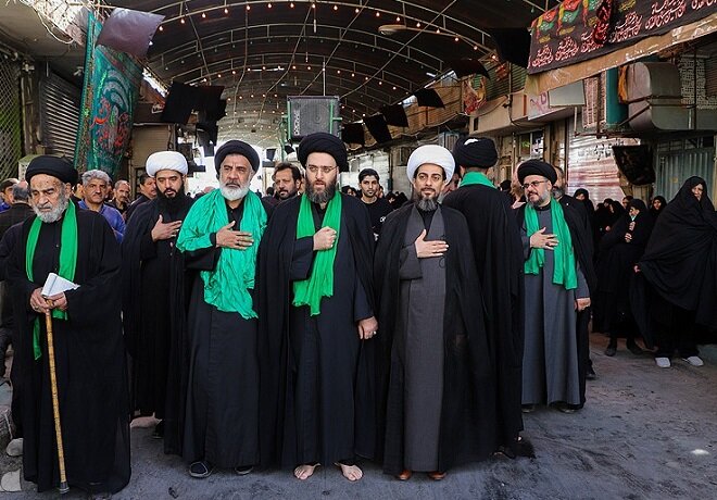 حسینیه ایران در سوگ سیدالشهدا (ع)/قافله هشتم محرم در خمینیشهر برپا شد