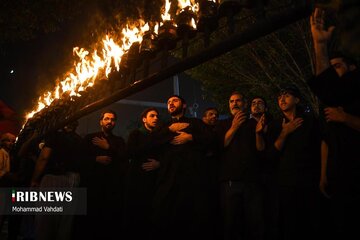 مراسم سنتی مشعل گردانی نجفی‌های مقیم قم/ محرم ۱۴۴۵