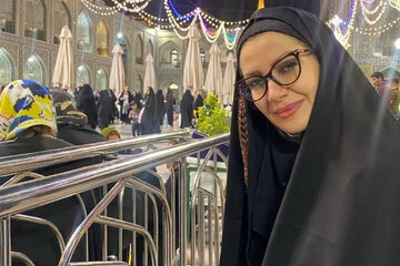 عکس | حضور ملیکا زارعی در مراسم عزاداری اباعبدالله‌الحسین(ع)