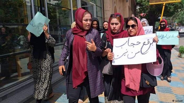 همه محدودیت‌های طالبان برای زنان: پارک، سالن ورزشی، حمام عمومی و کنکور ممنوع!