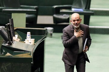 وزیر کشور از مجلس درباره حمله به شاهچراغ تذکر گرفت