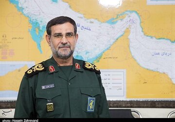 الأدميرال تنكسيري: الحرس الثوري الإيراني لا يفرق بین خدمة الشيعة والسنة