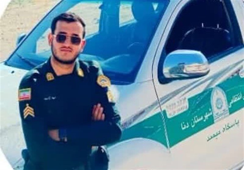 خودروی شوتی یک پلیس را در پاسگاه میمند زیر گرفت؛ این مأمور به شهادت رسید/ عکس