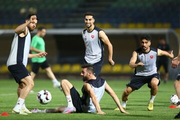 رونمایی از بمب افکن جدید پرسپولیس رونمایی از بمب افکن جدید پرسپولیس