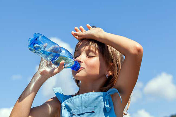 چقدر آب بنوشیم تا با کمبود آب بدن مواجه نشویم؟