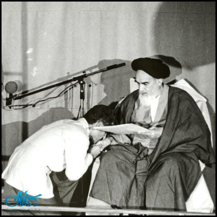 تنفیذ حکم ریاست جمهوری شهید رجایی از سوی امام خمینی (س)/ +عکس