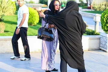 چادر در دانشگاه ها اجباری می شود؟ / ممنوعیت کاشت ناخن در لایحه حجاب صحت ندارد