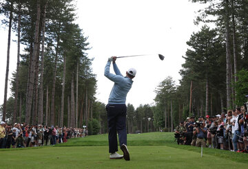 عکس | تصویری باورنکردنی از ایستادن یک ورزشکار روی ابرهای آسمان!