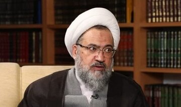 بزرگ کردن برخی فسادهای حکومت علوی با توهم دفاع از نظام، اشتباه است! بزرگ کردن برخی فسادهای حکومت علوی با توهم دفاع از نظام، اشتباه است!