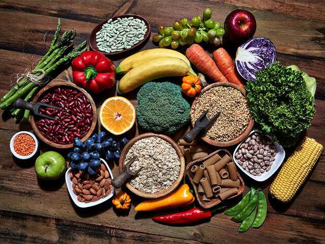 در روزهای گرم از خوردن این مواد غذایی اجتناب کنید 4