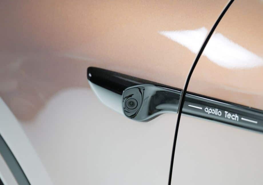 این خودروی چینی از روی هواپیما ساخته شدهاست!/ عکس