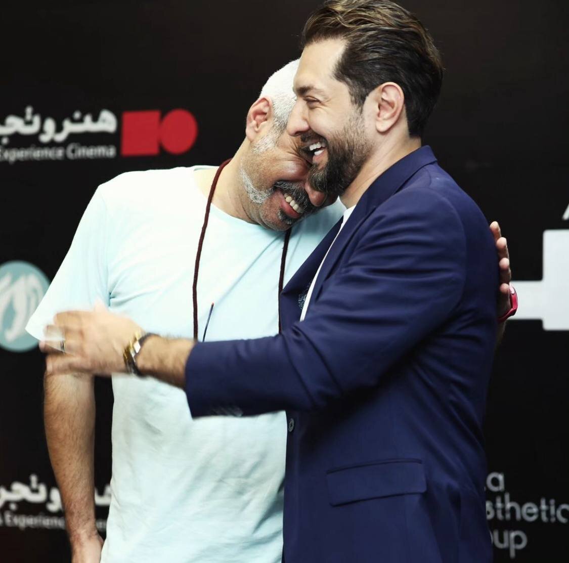 خندههای از ته دلِ سروش در آغوش بهرام رادان