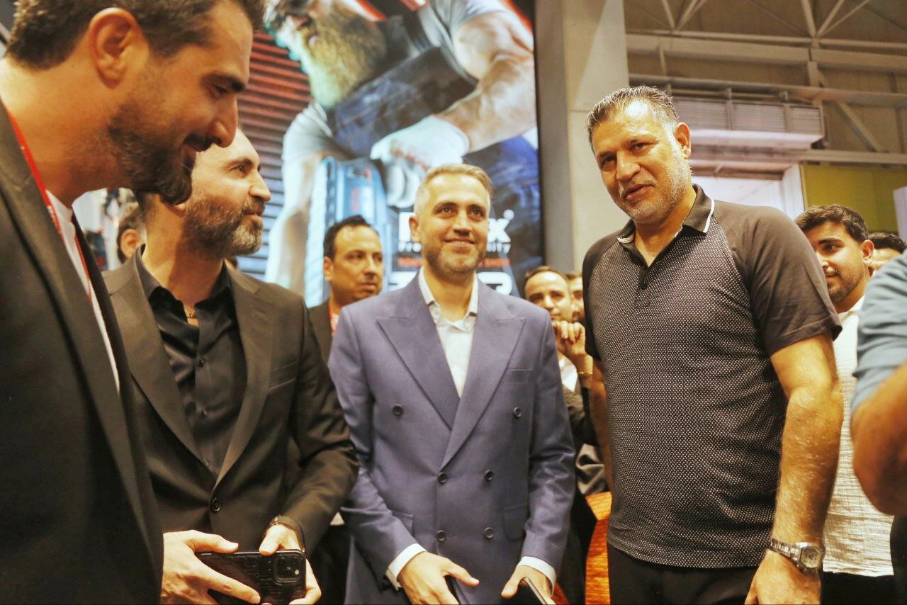 در چهارمین روز نمایشگاه بینالمللی صنعت ساختمان؛ علی دایی از غرفه رونیکس بازدید کرد