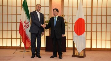 Iran, Japan FMs meet in Tokyo