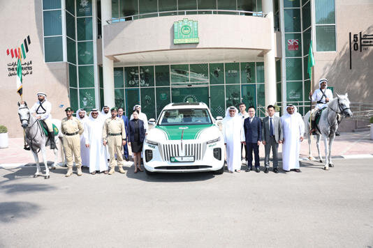 ماشین جدید پلیس دبی/ یک مرسدس بنز لوکس متفاوت / عکس