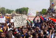 هشدار شورای نظامی نیجر به سفیر فرانسه : اگر کشور را ترک نکنی به زور اخراجت می کنیم