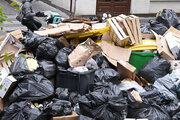 ببینید | تصاویری باورنکردی از انباشت زباله در زیباترین شهر جهان