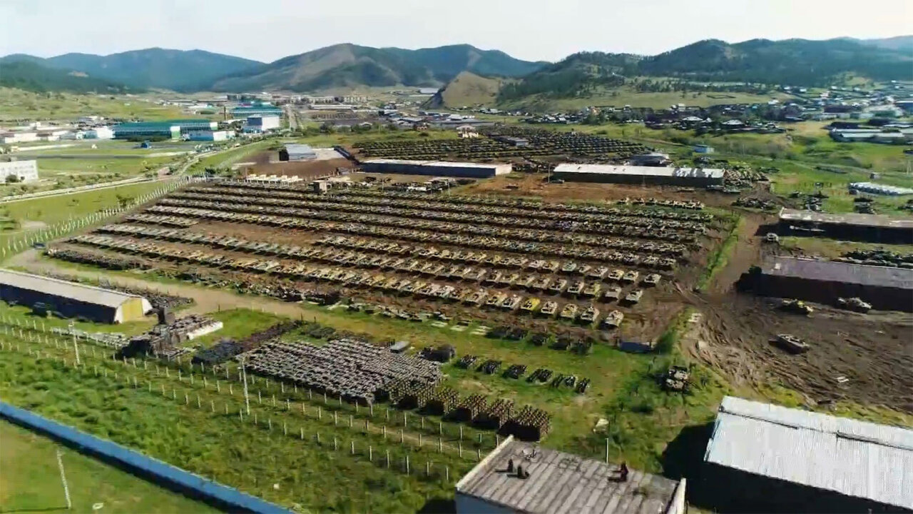 سلاحهای پوتین ته کشید؛ انبار دوران شوروی خالی شد/عکس